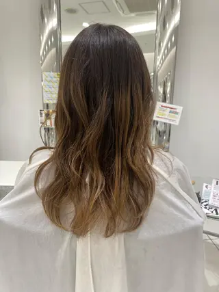 ロング 山口 優美のヘアスタイル