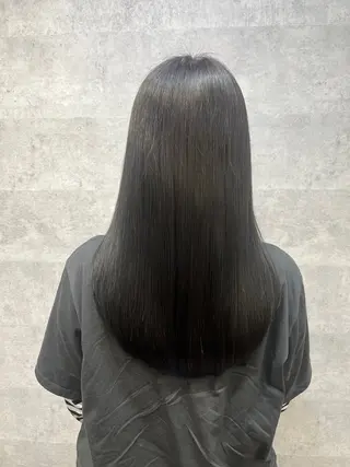 ロング カラー 中園 紫音のヘアスタイル