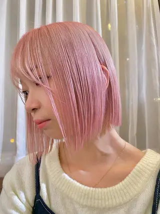 ショート カラー 梅田ハイトーン チダ ヒナノのヘアスタイル