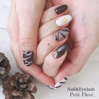 ネイル Petit Fleur所属・青柳 亜梨奈のマツエク・マツパデザイン