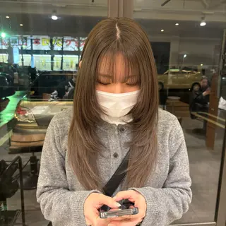 ロング カラー 小木曽 里華のヘアスタイル