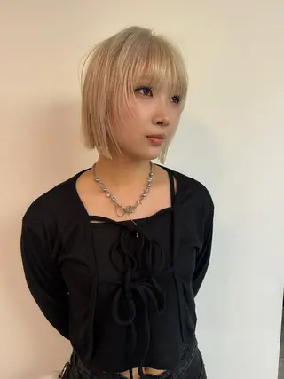 ショート LUCCI所属・udaハイトーン /ボブ/レイヤーのヘアスタイル