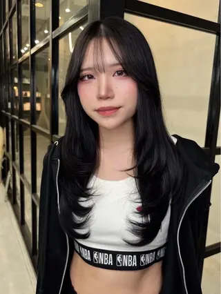 ロング カラー MaisonHALU 松浦光咲のヘアスタイル