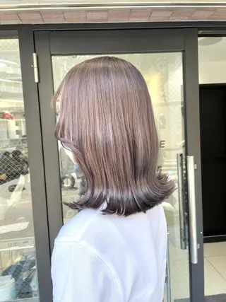 ミディアム カラー 横山 奈央のヘアスタイル