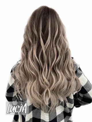 ロング カラー エクステ LuciA\5900のヘアスタイル