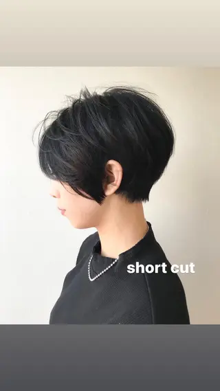 ショート カラー Elsa 神戸三宮【エルサ】所属・小山 侑香のヘアスタイル