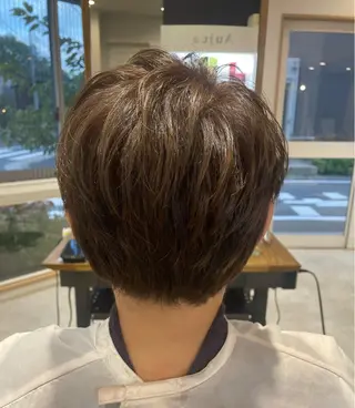 カラー ナルミ ケイスケのヘアスタイル