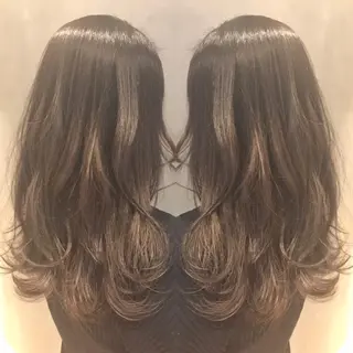 セミロング 長谷川 沙紀のヘアスタイル