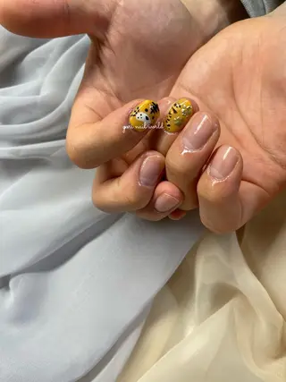 ネイル 𝐠𝐨𝐫𝐢 𝐧𝐚𝐢𝐥のネイルデザイン