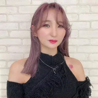 ミディアム カラー abilita AZUSAのヘアスタイル