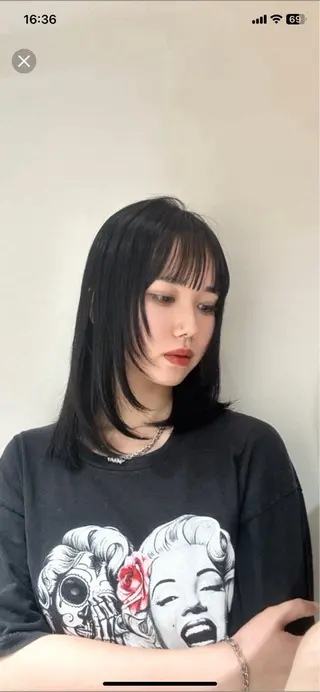 セミロング 小泉 知子のヘアスタイル