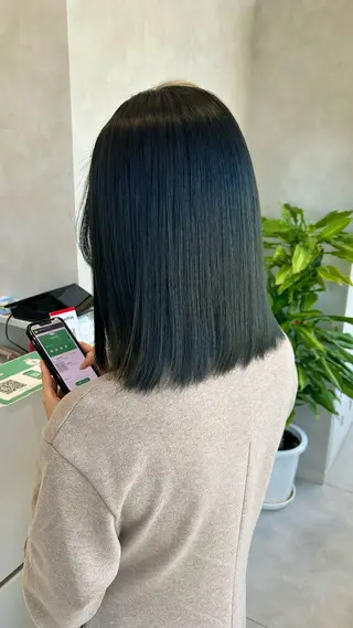 ミディアム カラー Eleanor枚方店 店長　飛鳥　薫のヘアスタイル