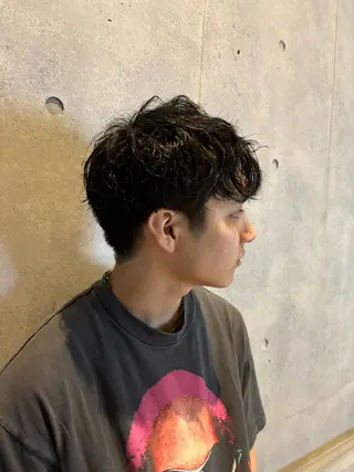 パーマ メンズ 一目惚れ艶ハイトーン バンド/しほ🪄のヘアスタイル