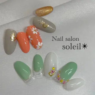 ネイル 粟津 美紀のネイルデザイン