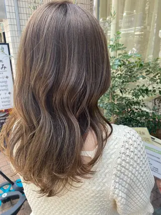 セミロング カラー 宮内 真乃のヘアスタイル