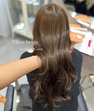 ロング Mirai/ 艶カラー/暖色カラーのヘアスタイル