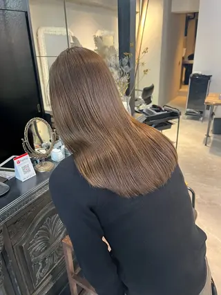 ロング ブリーチなしダブルカ ラー🩶manamiのヘアスタイル