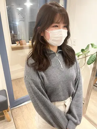 セミロング カラー 🩰オリーブ/ ベージュ松本咲花🩰のヘアスタイル