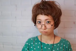 ショート カラー パーマ 髪質改善、エクステ 山口卓哉のヘアスタイル