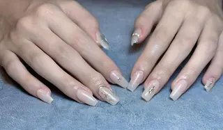 ネイル RAFFINE 月🦋🩵のネイルデザイン