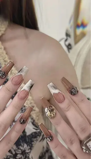 ネイル VIVIAN リサのネイルデザイン