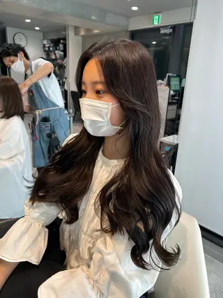 ロング まひろ エクステ／ハイトーンのヘアスタイル