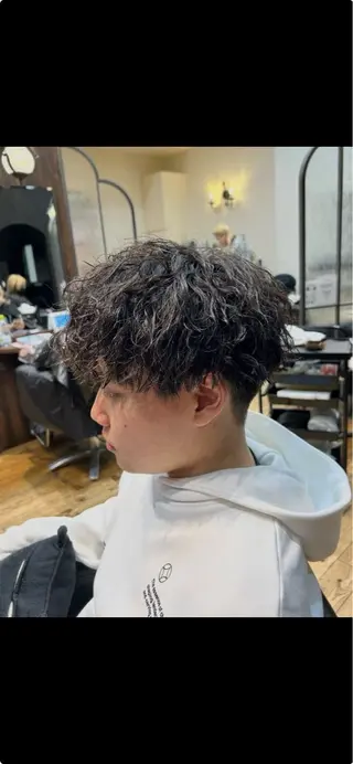 パーマ メンズ 🐲ツイスパ🐲 フェード/龍のヘアスタイル