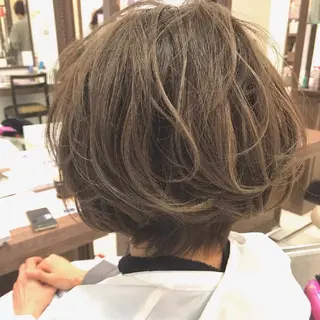 カラー 小林 香のヘアスタイル