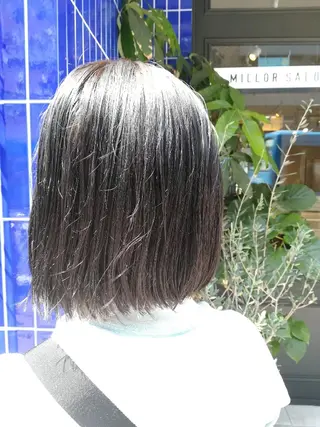 カラー MILLOR “ミラー”のヘアスタイル