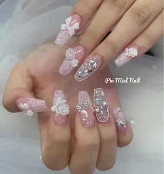 ミディアム Pio Mielのネイルデザイン