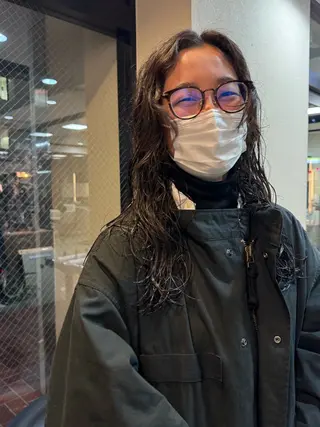 ロング パーマ カーリーパーマ/ 透明ｶﾗｰ/MIKUのヘアスタイル