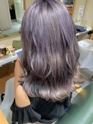 セミロング カラー パーマ fukuyasu rikaのネイルデザイン