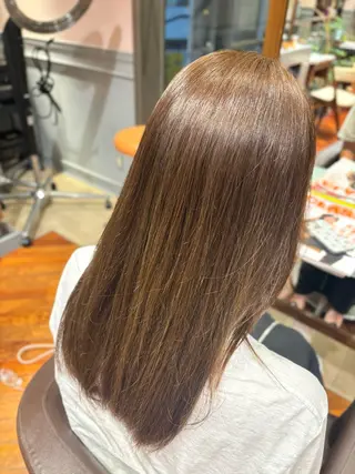 ミディアム 小西 莉央のヘアスタイル
