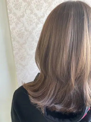 セミロング ヒヨシ ルナのヘアスタイル