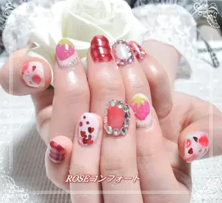 ネイル エステとネイル ローズコンフォートのネイルデザイン