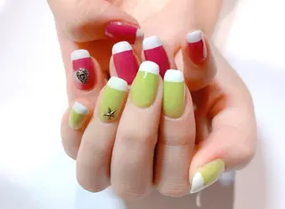 ネイル 指名支持率NO.1 スタイリストのヘアスタイル