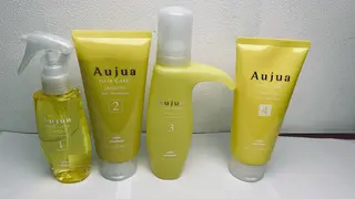 コウ チホウのヘアスタイル