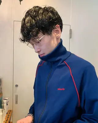 ショート パーマ メンズ グランジヘア 無造作ヘアHYUGAのヘアスタイル