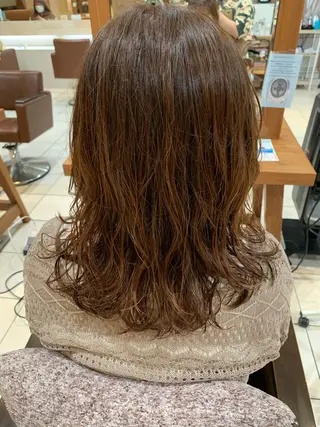 ミディアム カラー パーマ ハイトーンカラー🩵 耳ツボジュエリー👂のその他イメージ