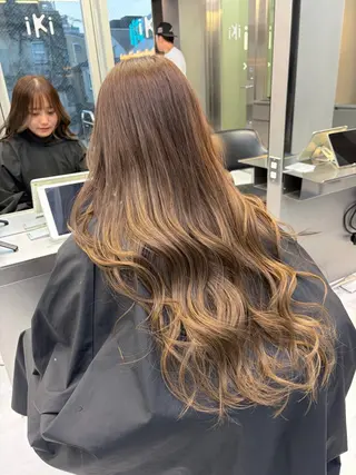 ロング 🫧バレイヤージュ/ ハイトーン/ミズキのヘアスタイル