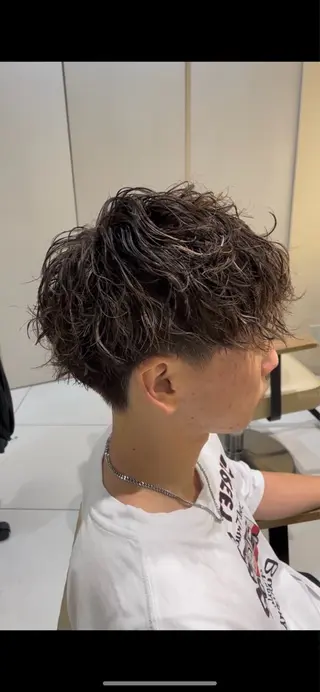 ミディアム パーマ メンズ 本厚木｜縮毛矯正/ 酸性スト専門サロンのヘアスタイル