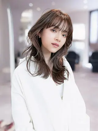 セミロング カラー レイヤー/ベージュ ヒヨリ/渋谷のヘアスタイル