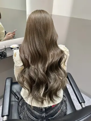 ロング 韓国レイヤー透明感 カラーヨウスケのヘアスタイル