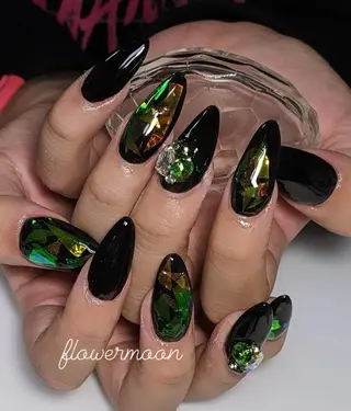 ネイル フラワー ムーンのネイルデザイン