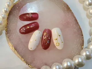 ネイル ビーケア自由が丘所属・えみ えみのネイルデザイン