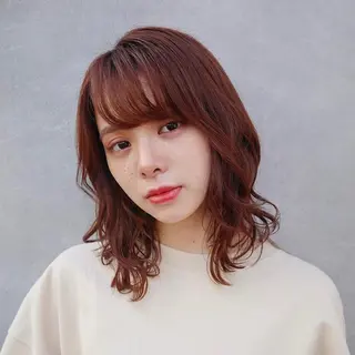 ミディアム カラー 片柳 美友季のヘアスタイル