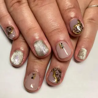 ネイル VOGUE ×SWANのネイルデザイン