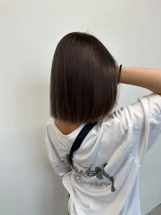 ミディアム カラー yuika .のヘアスタイル