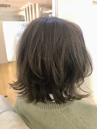 ミディアム 山岡 徹也のヘアスタイル