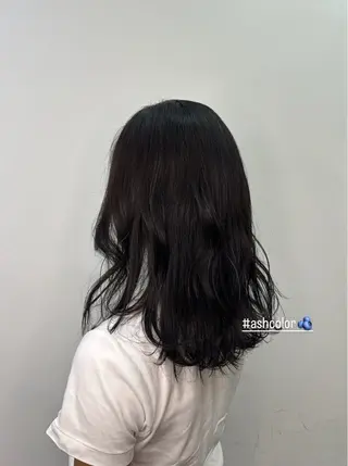 カラー 染谷 夏海のヘアスタイル